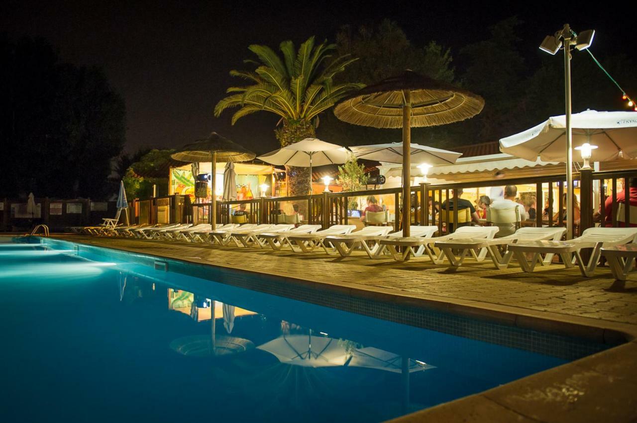 מלון לה ברקרה Camping L'Oasis Et California מראה חיצוני תמונה